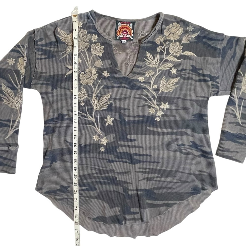 Johnny Was Fleurie Gray
Camo Floral Embroidered
Thermal Long Sleeve Top Size - Picture 11 of 11